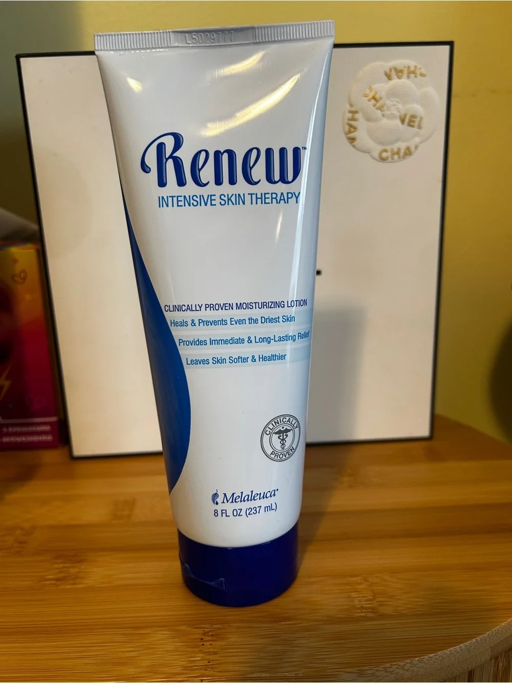 Melaleuca Renew Intensive Skin Therapy Moisturizing Lotion - White & Blue